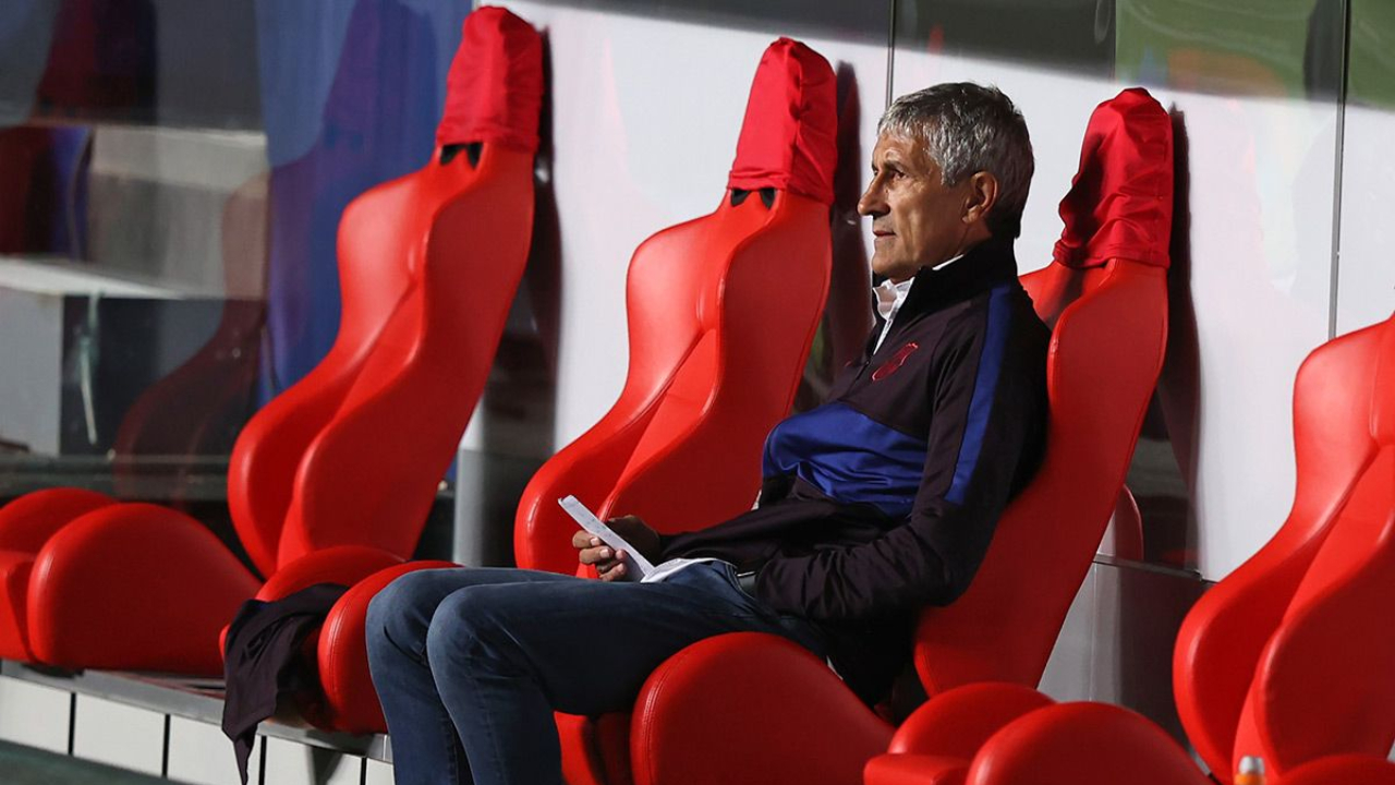 Quique Setién en la cuerda floja; Barcelona en busca de su reemplazo tras humillante goleada en Champions