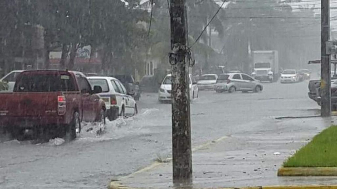 Extienden por 48 horas más la alerta verde para 10 departamentos de Honduras por la influencia de vaguada asociada al huracán Laura