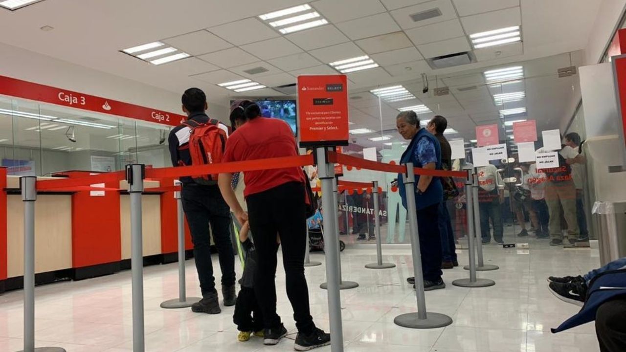 Bancos e instituciones del Estado atenderán los fines de semana tras autorización para circular sábado y domingo