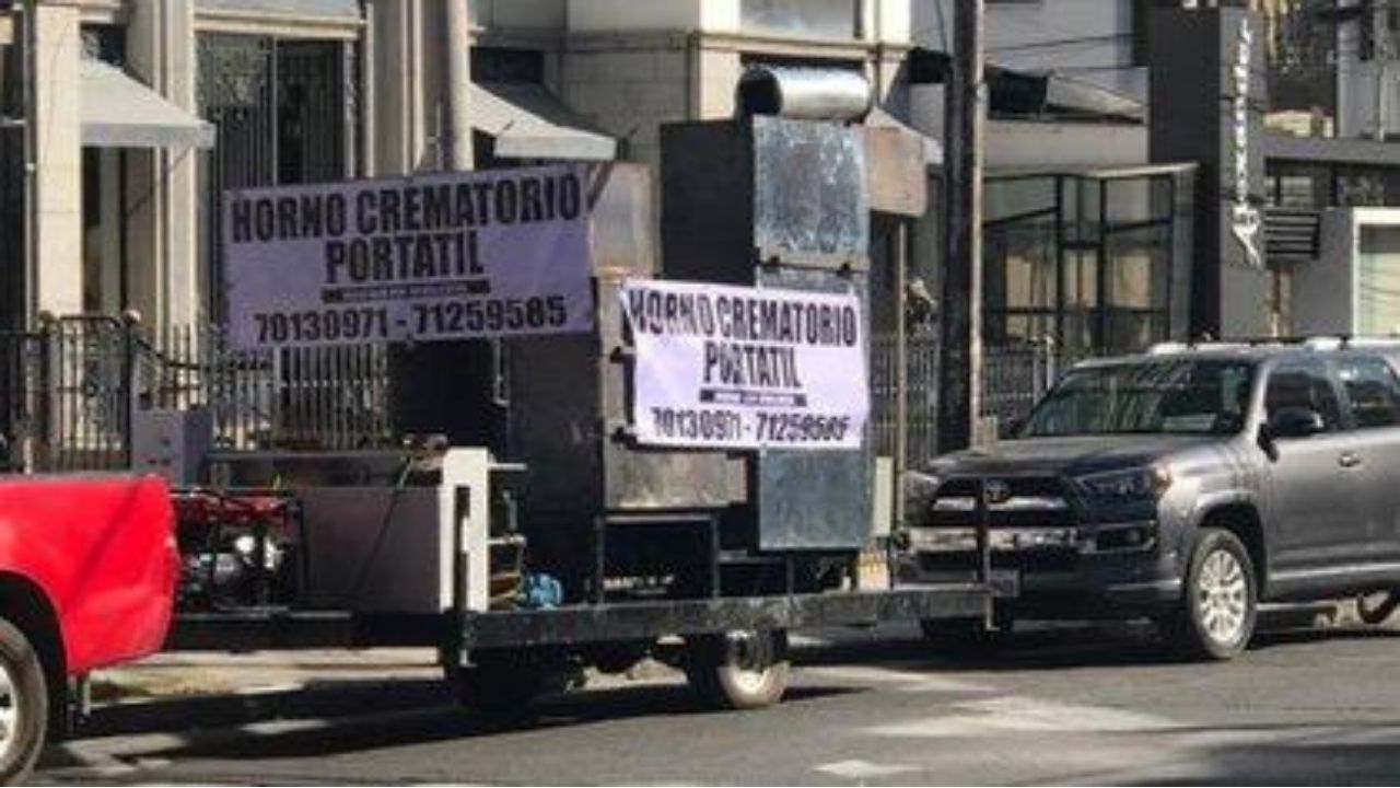 Fabrican hornos crematorios portátiles en Bolivia ante el colapso de las funerarias