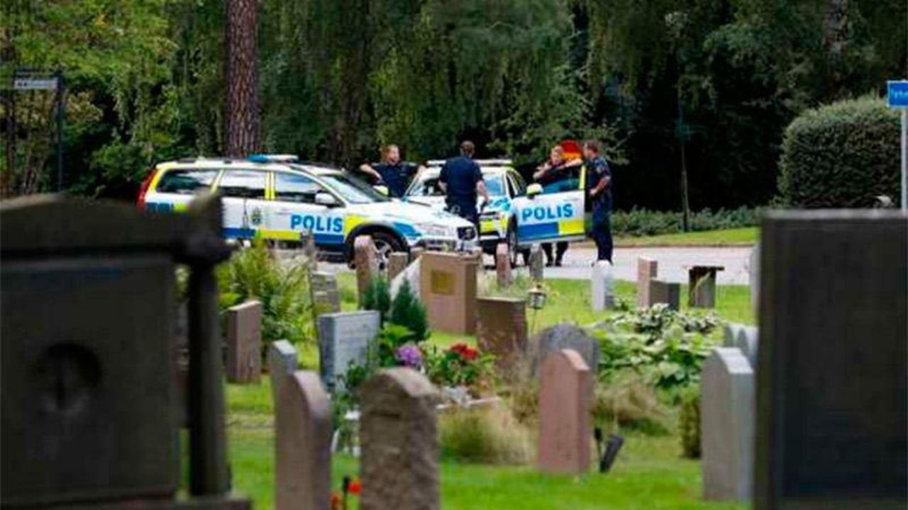 Cometen atroces crímenes contra dos adolescentes y luego los entierran vivos en un cementerio de Suecia