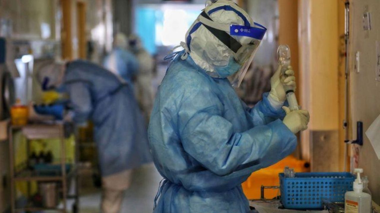 Científicos relevan el probable orden de los síntomas de covid-19, lo que ayudará a buscar atención temprana