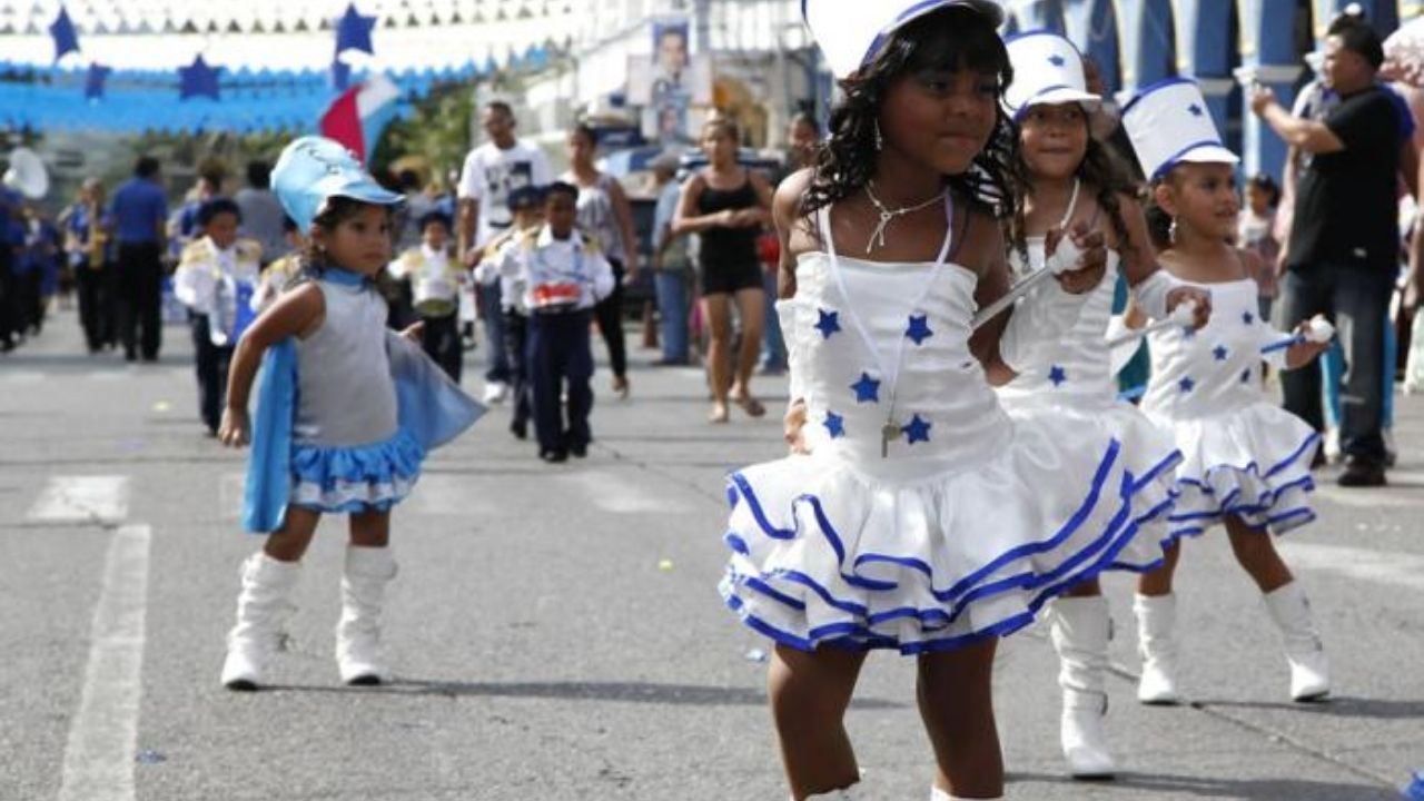 Educación analiza autorizar desfiles patrios en regiones de Honduras con cero casos de covid