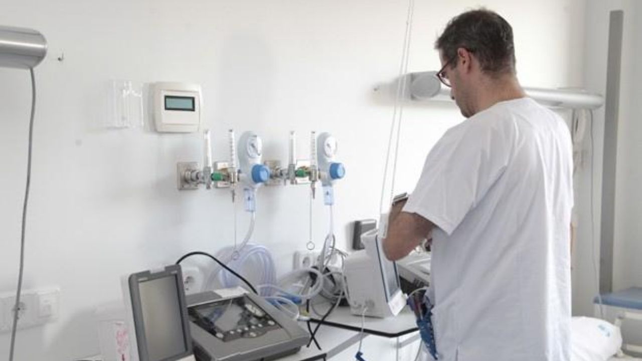 Enfermero de Sala Covid es despedido por denunciar equipo de bioseguridad de mala calidad