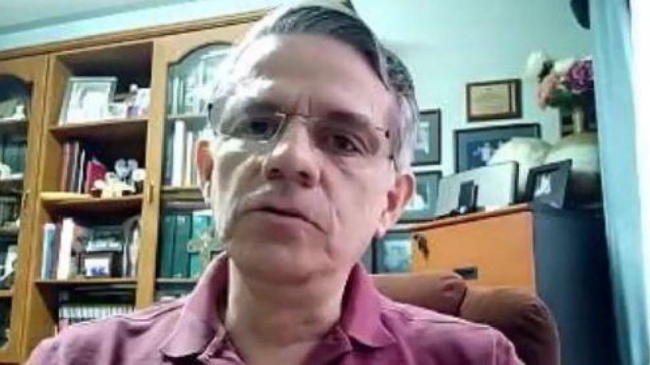 El presidente, los ministros y diputados creen que nos mandan, ellos son empleados de nosotros, dice exviceministro de salud de Honduras