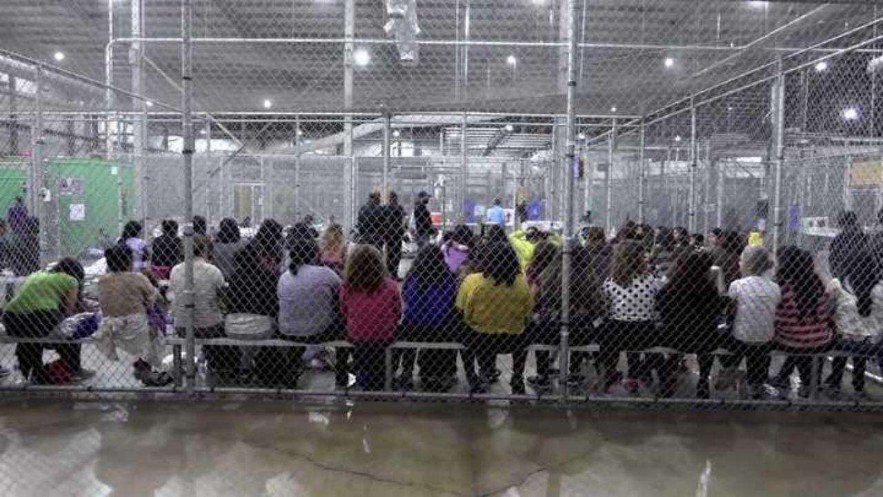 Más de 1,000 migrantes recluidos en centros de ICE son positivos de covid