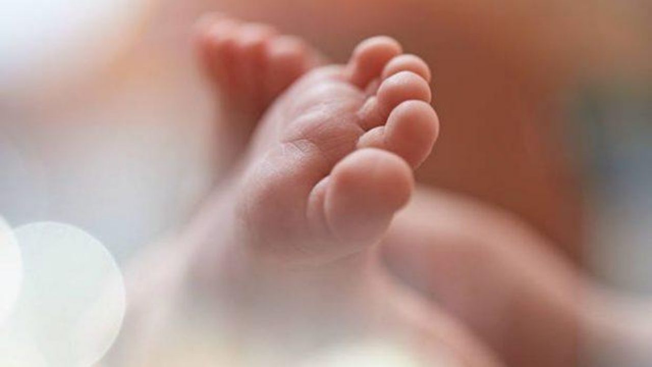 Bebé de 6 días de nacido fue golpeado por niñera en China