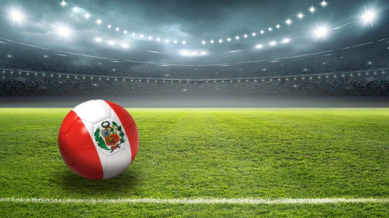 Perú suspende el fútbol tras primer partido por riesgo sanitario