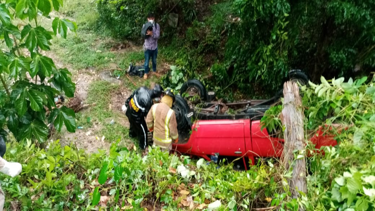 Accidente deja dos muertos y tres heridos en el occidente de Honduras