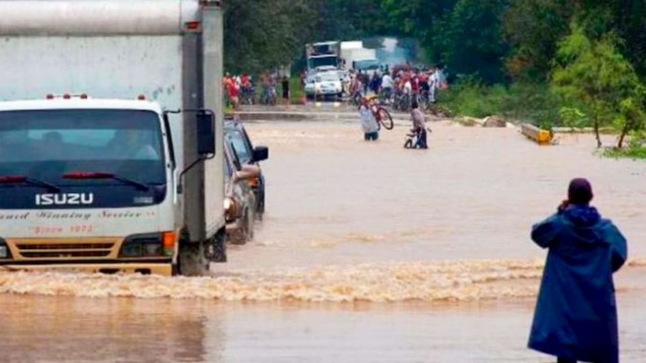 Elevan a alerta amarilla a  tres departamentos de Honduras por fuertes lluvias y saturación de suelos