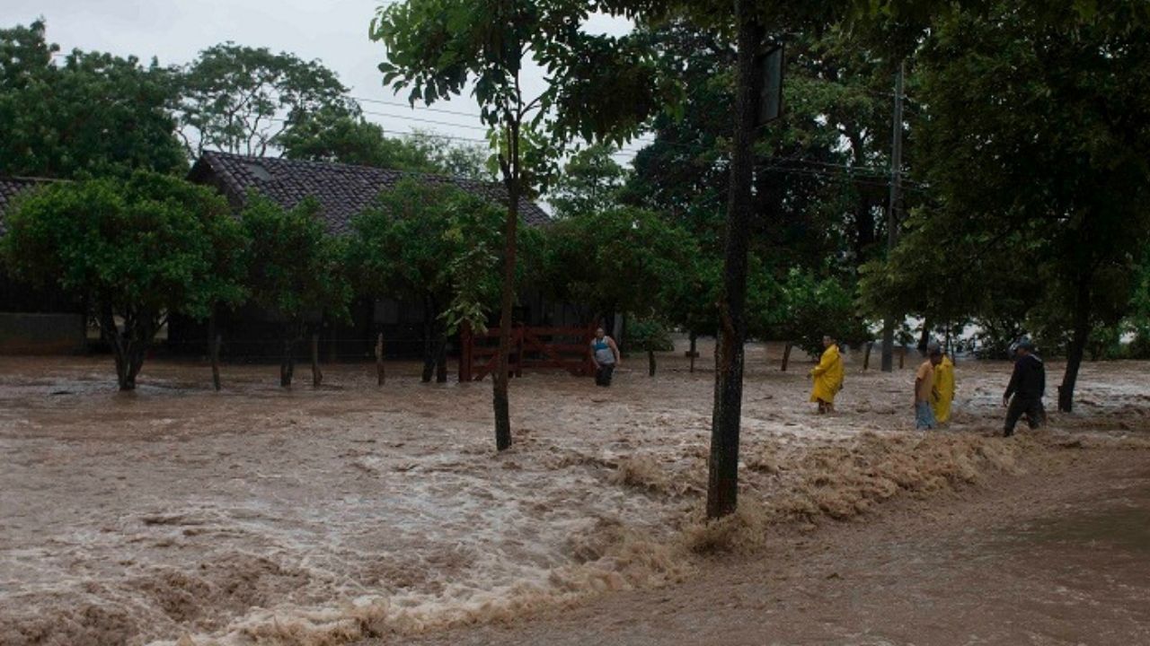 Por fuertes lluvias emiten alerta verde para 13 departamentos de Honduras