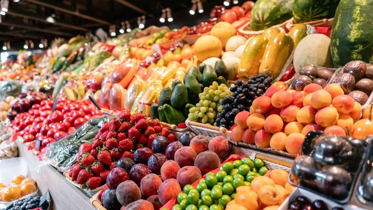 ¡Atención! Cinco alimentos que pueden debilitar nuestro sistema inmune, frente al covid-19, según estudio