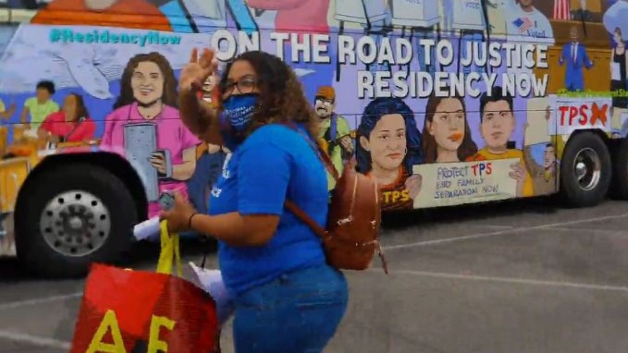 Mira el bus de la libertad para los tepesianos que recorrerá 52 ciudades de los Estados Unidos, el vídeo es emotivo