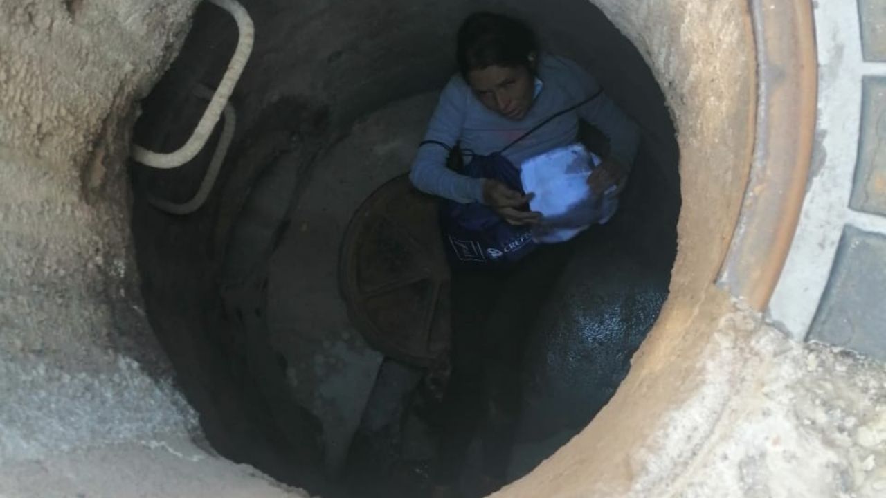 Mujer se salvó de morir tras caer en tragante de agua en Tegucigalpa, mira el vídeo del rescate