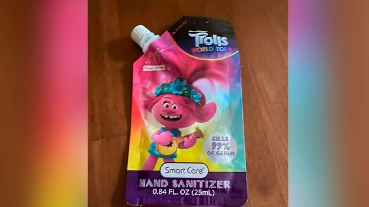 Abuelita da de comer desinfectante de manos a bebé porque pensó que era puré de frutas