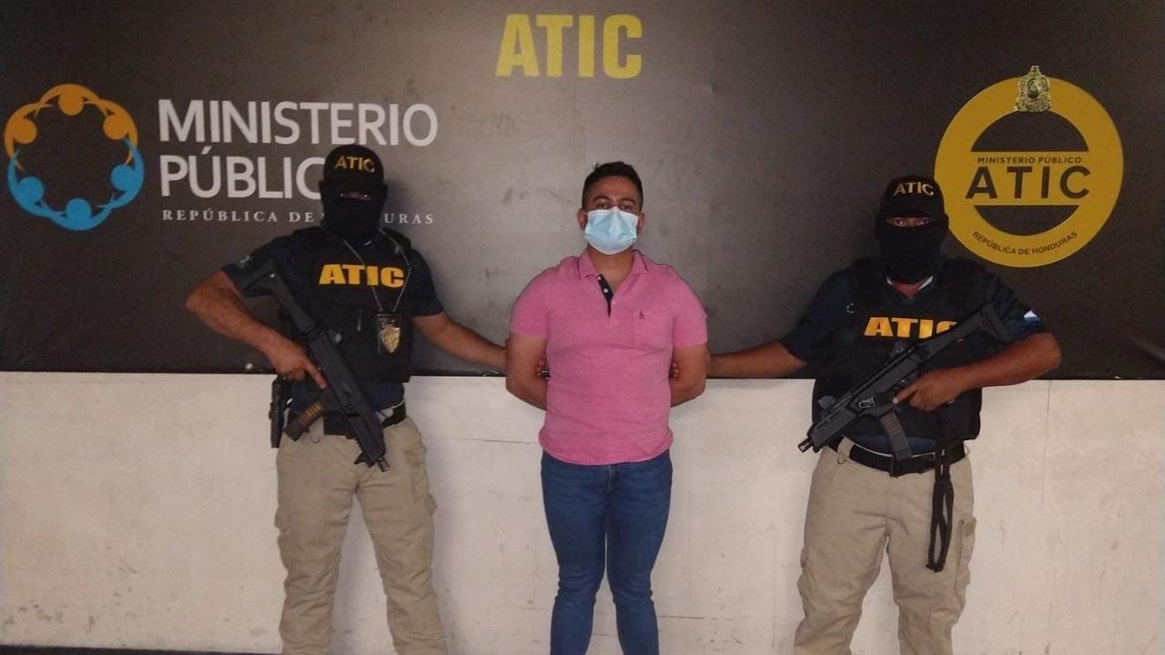 Arrestan subinspector de la Policía Nacional por el delito de homicidio en perjuicio de un joven de 20 años