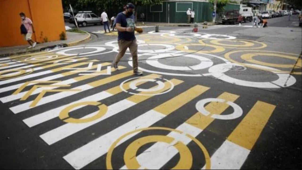 Imagen de Salvadoreños promueven el distanciamiento social de una forma peculiar, mira de qué se trata