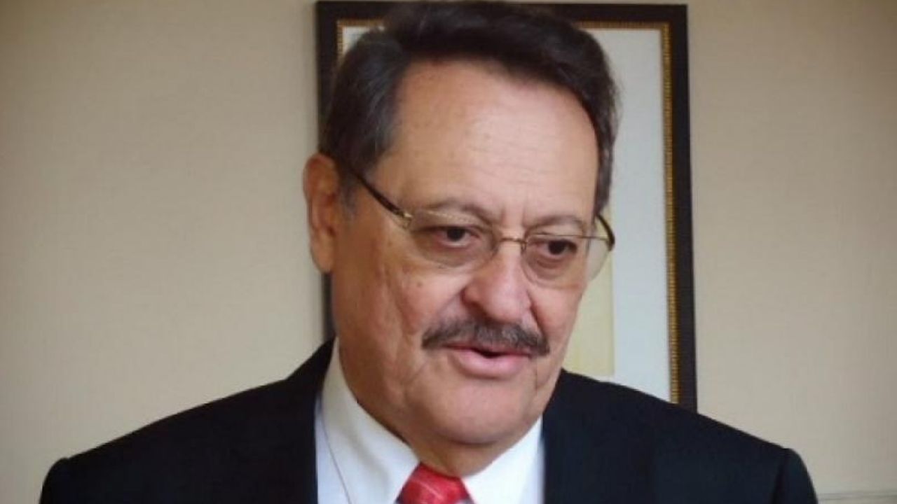 Imagen de Edmundo Orellana: es vergonzoso que pastores pidan bono, estos hombres de Dios son oportunistas