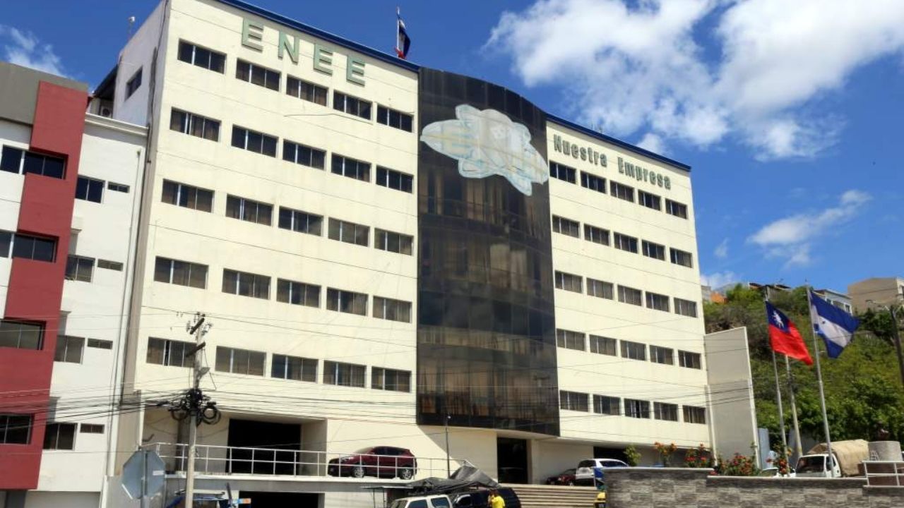 En mil millones de lempiras se ha incrementado cada mes déficit acumulado y pasivo de la ENEE