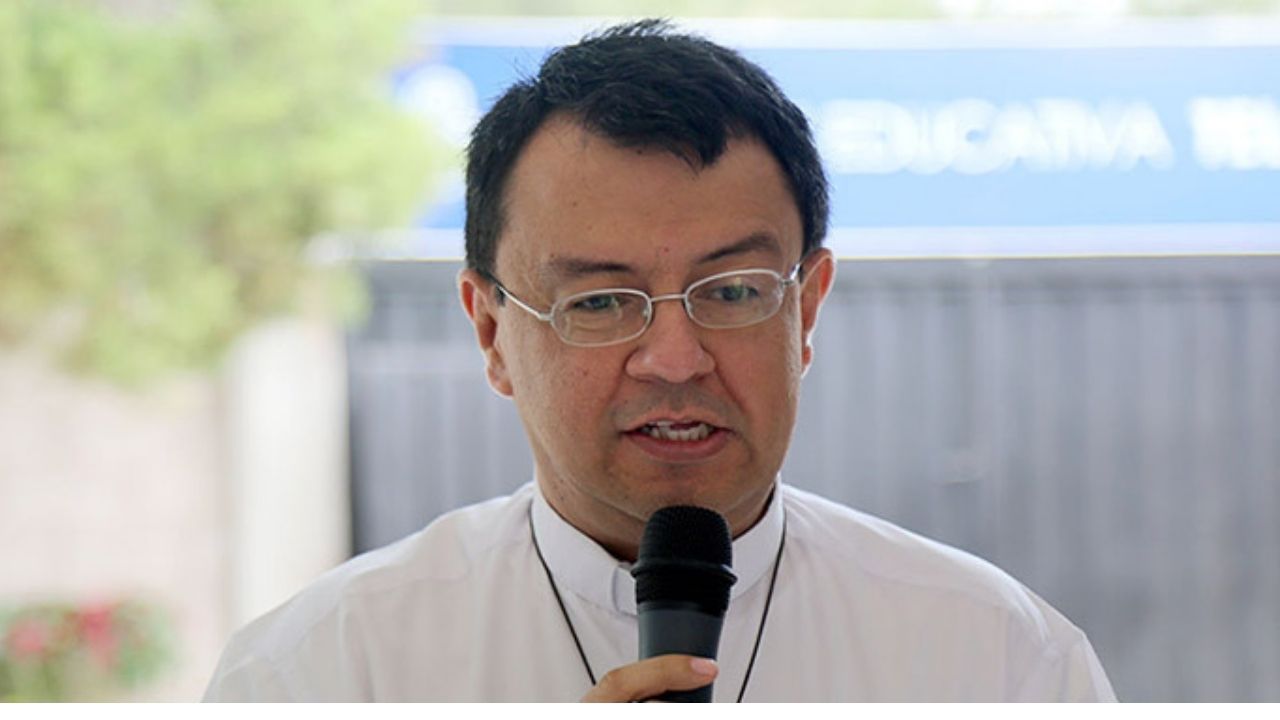 Padre Juan López pidió a los 'corruptos, ladrones y cínicos´ obtenerse de hablar de patriotismo