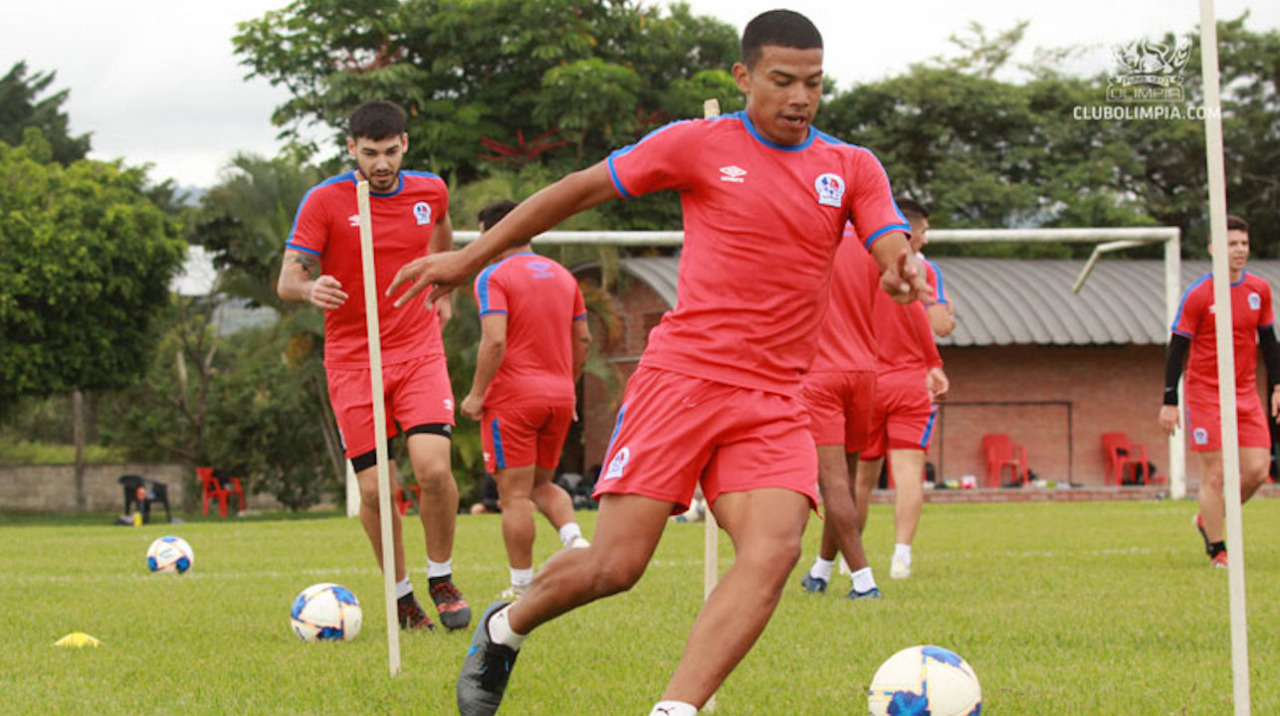 Axel Gómez cedido de Olimpia a la UPN para el Apertura
