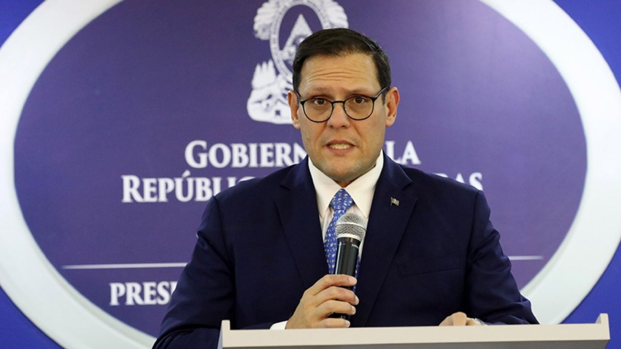Ministerio Público llama a declarar al canciller Lisandro Rosales por compra de 129 ventiladores mecánicos