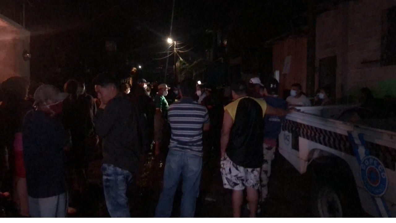 Dos hondureñas muertas y varias calles inundadas es el  resultado de fuertes luvias en la capital