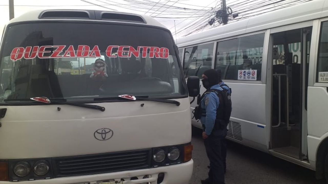 Asesinan a conductor de bus en la capital de Honduras; la primera víctima de la violencia tras la reapertura del sector