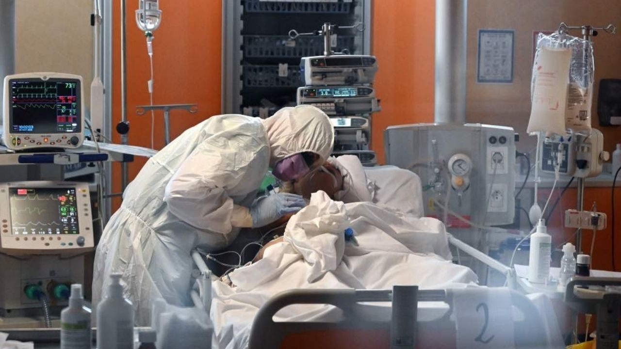 Entérate el padecimiento que desarrollaron dos pacientes en los ensayos de la vacuna de Oxford contra el covid