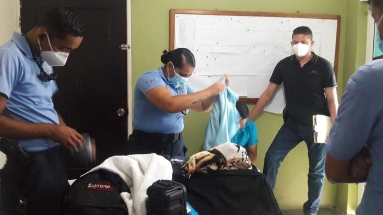 Encuentran droga a un agente penitenciario cuando ingresaba a cárcel en el occidente de Honduras
