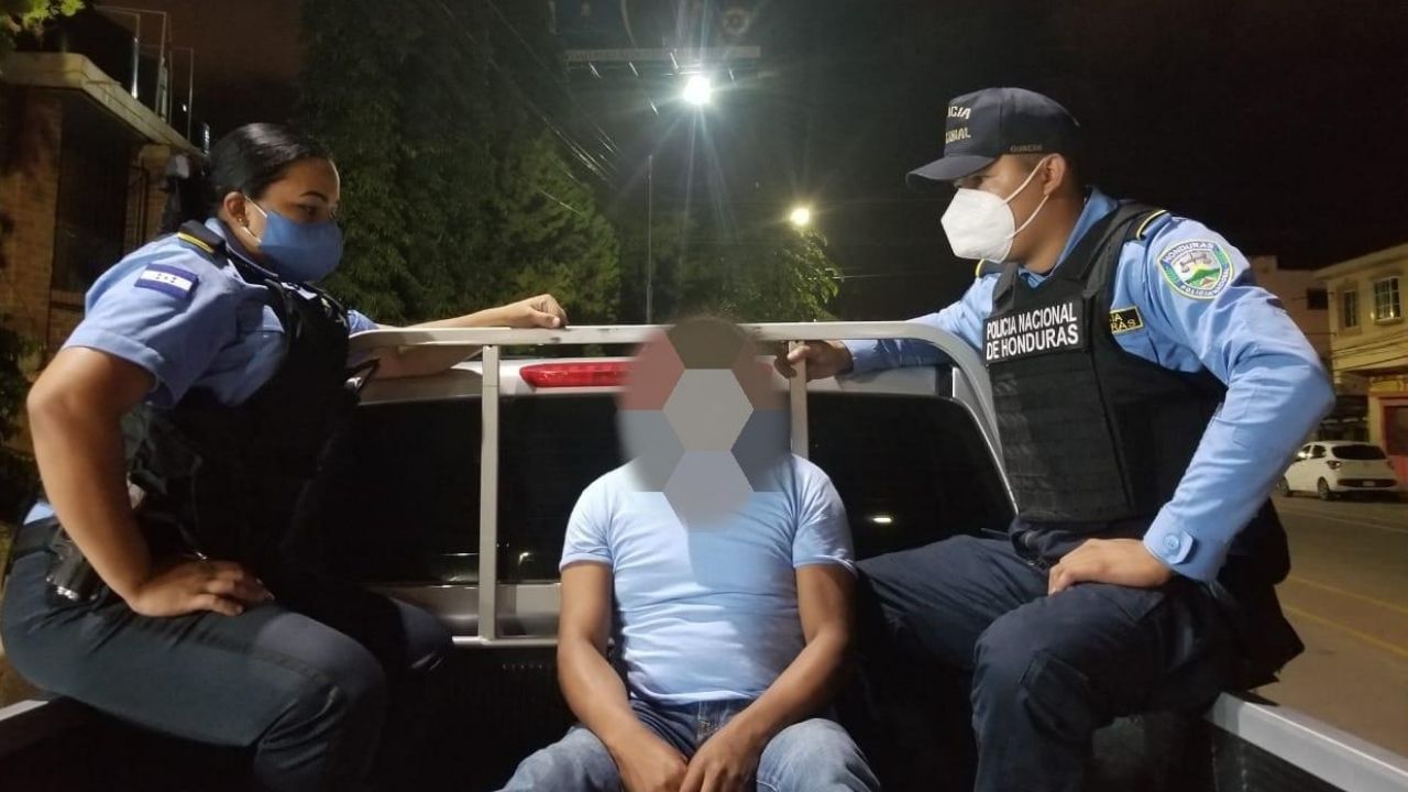 Policía penitenciario es arrestado supuestamente por asesinar a su primo en La Paz