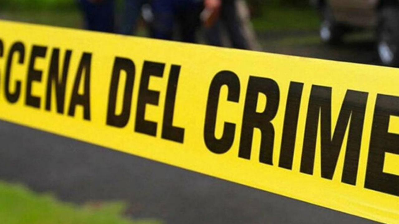 Imagen de Asesinan a machetazos a dirigente magisterial cuando bajaba naranjas de un árbol junto a sus hijos en Olancho