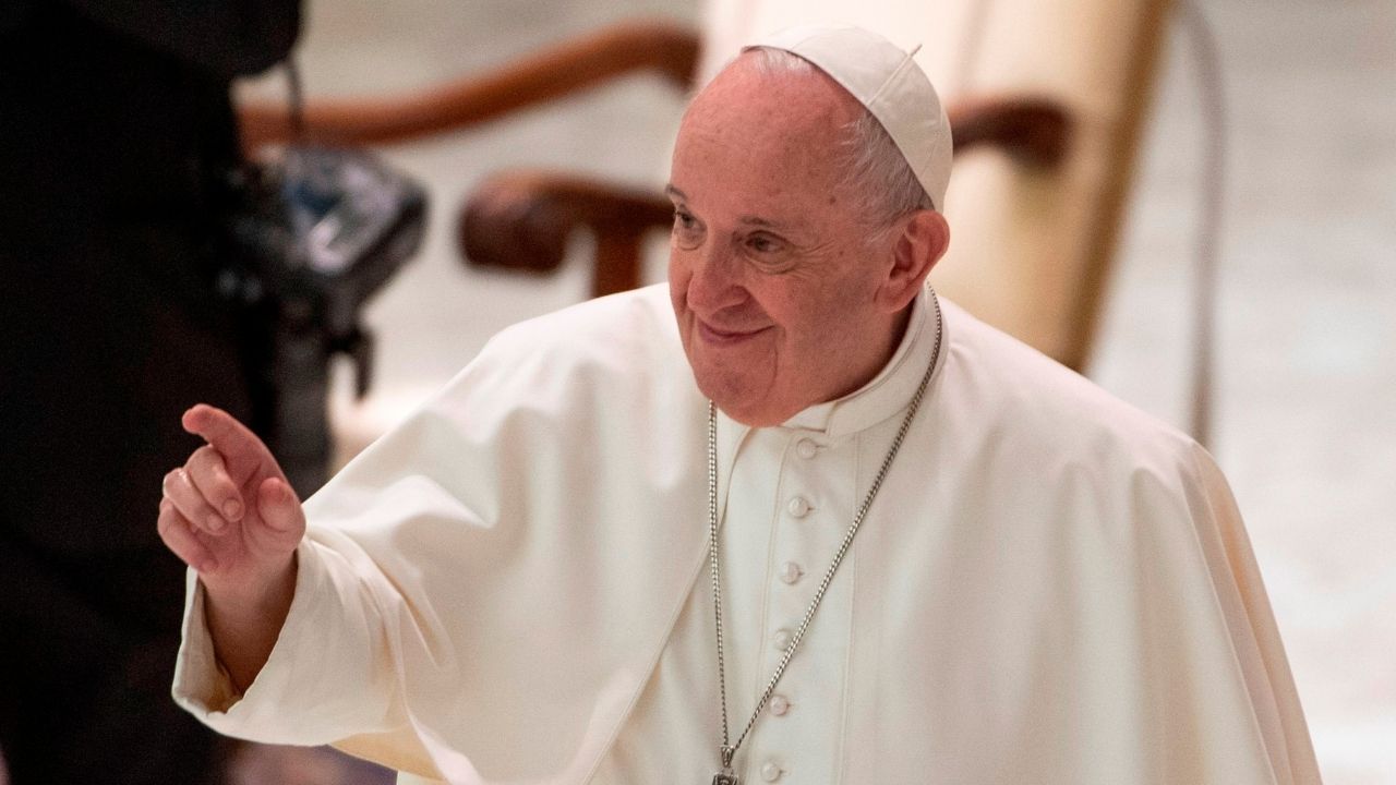 El papa dice que pagar impuestos es un 'deber' ciudadano
