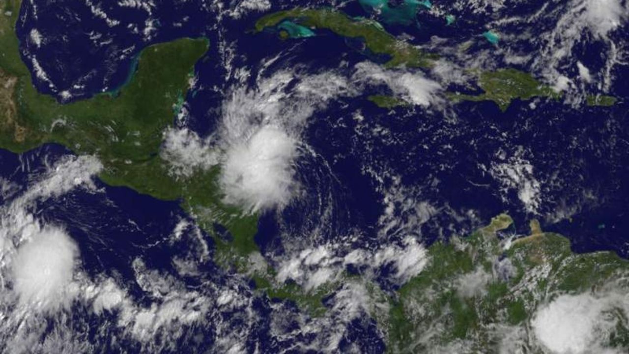 Ciclón tropical se estaría formando en el mar Caribe al este de La Mosquitia hondureña