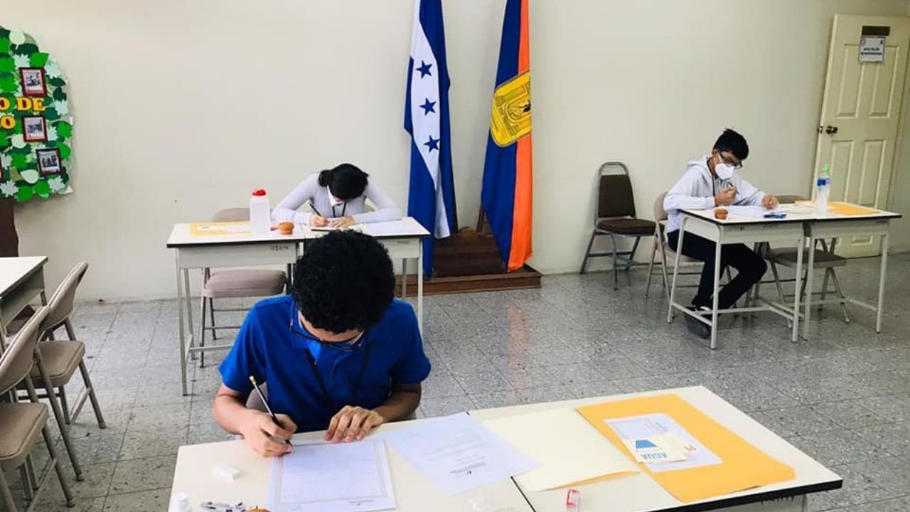 Honduras gana medalla de oro en Olimpiada Internacional de Matemáticas