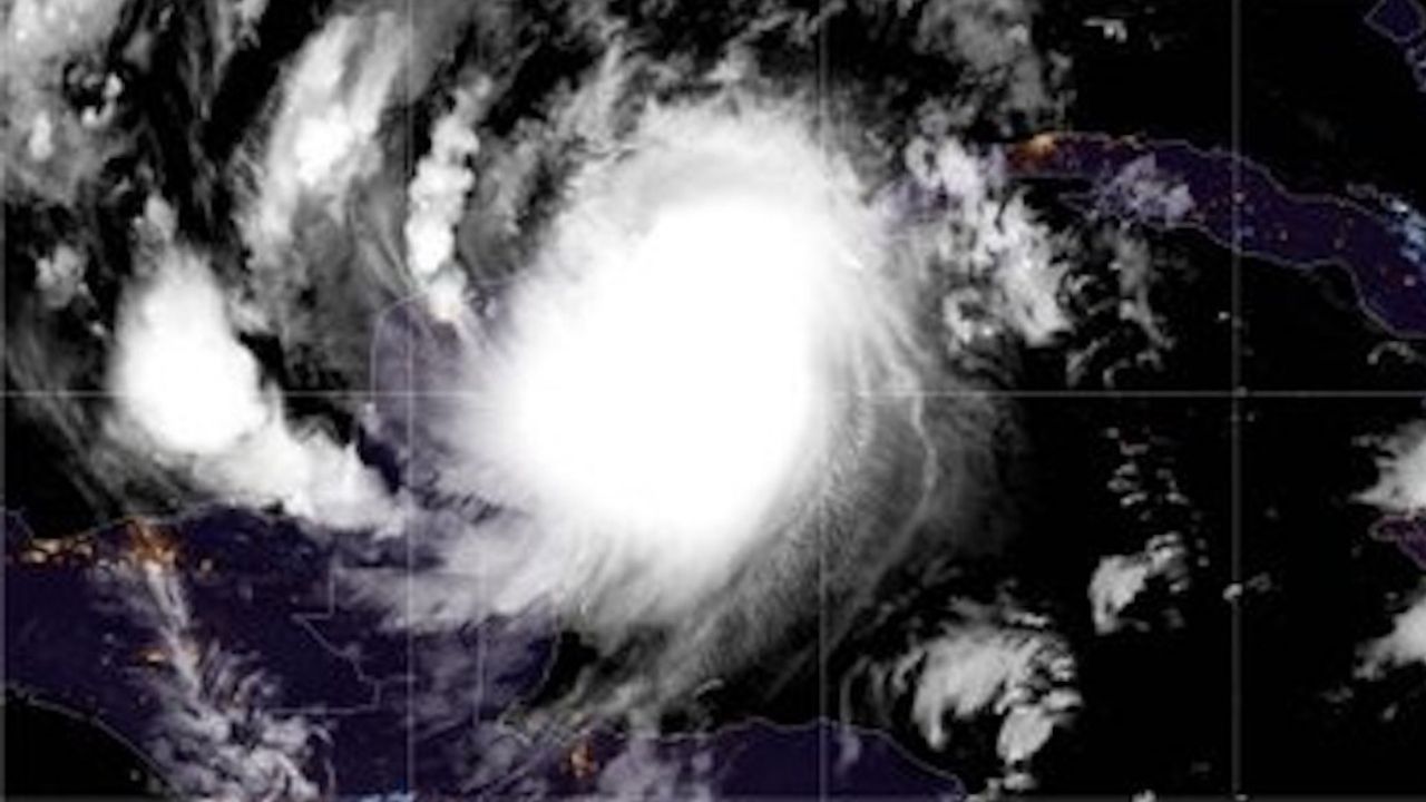 En vivo: Así avanza el huracán Delta, que afectaría a varias regiones de Honduras