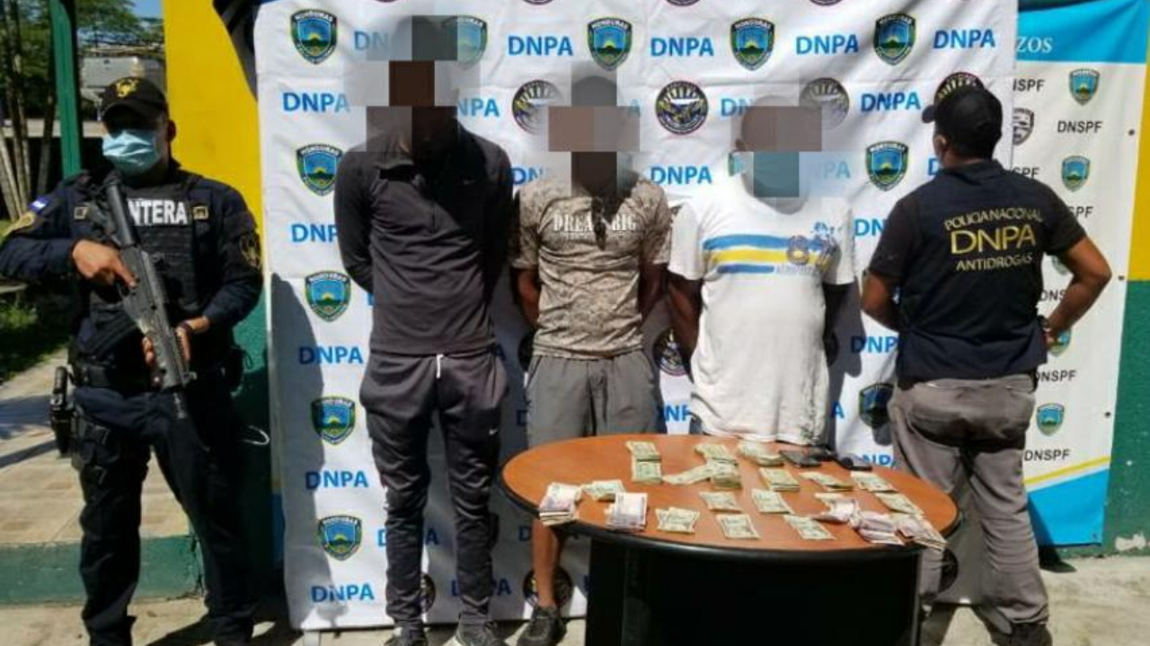En Colón, arrestan a tres sujetos por supuesto lavado de activos