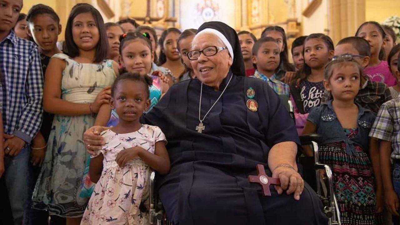 'Por qué matan a los niños, no tienen corazón ni alma'; uno de los últimos mensajes de sor María Rosa a jóvenes hondureños