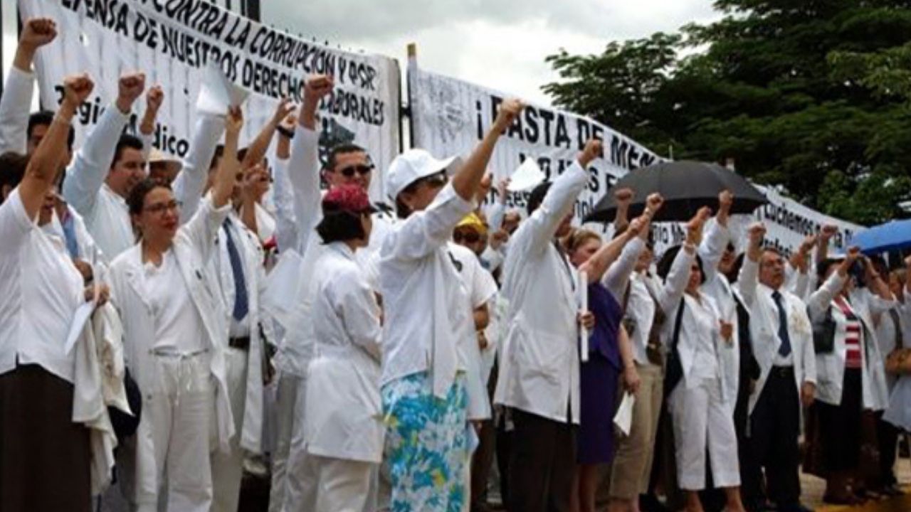 En el sector público: Médicos hondureños que luchan contra covid ganan apenas tercera parte de altos burócratas