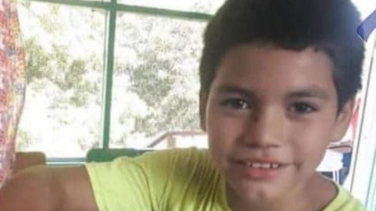 'A machetazos mataron a mi único hijo, les caerá la justicia divina', el dolor de una payasita hondureña tras hallar los restos de su hijo de 11 años