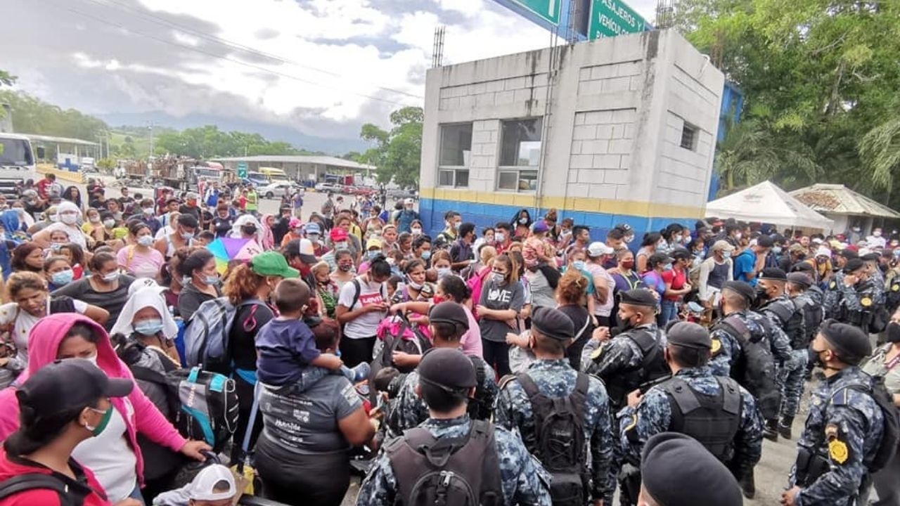 Conozca las polémicas restricciones del presidente de Guatemala para frenar la caravana de migrantes hondureños