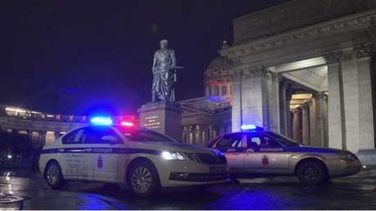 Hombre mata a una profesora y le corta el dedo para poder acceder a su celular