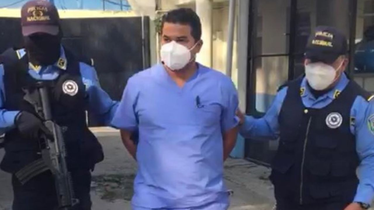 Director de médicos del Seguro Social de SPS detenido por presunto acoso laboral