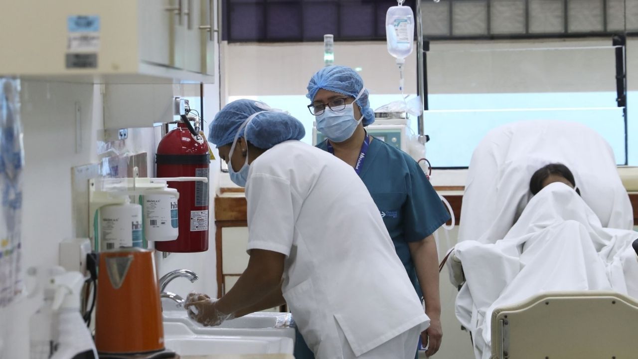 El covid no es una pandemia sino una sindemia, científicos explican qué significa