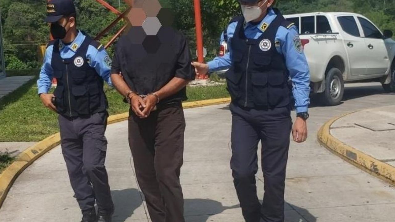 Pastor hondureño es acusado de abusar de tres menores, a quienes engañó con convertirlas en líderes de la iglesia