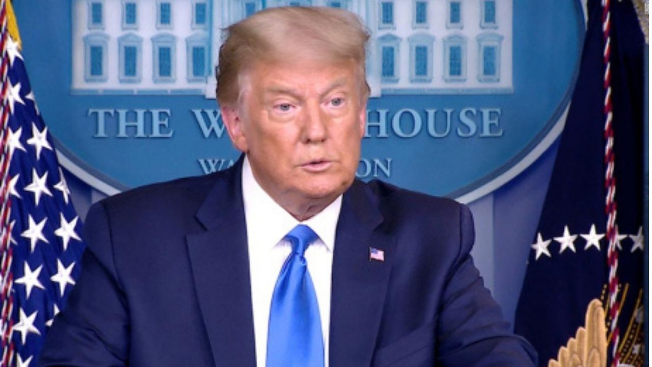 Trump presenta síntomas leves de covid luego de confirmar su contagio, pero no se confía
