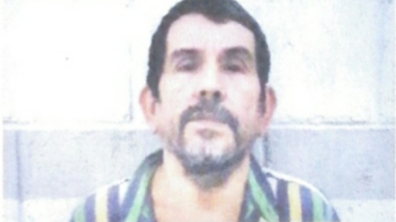 Reo hondureño de 65 años pide permiso para ir a la cafetería y se escapa de la cárcel
