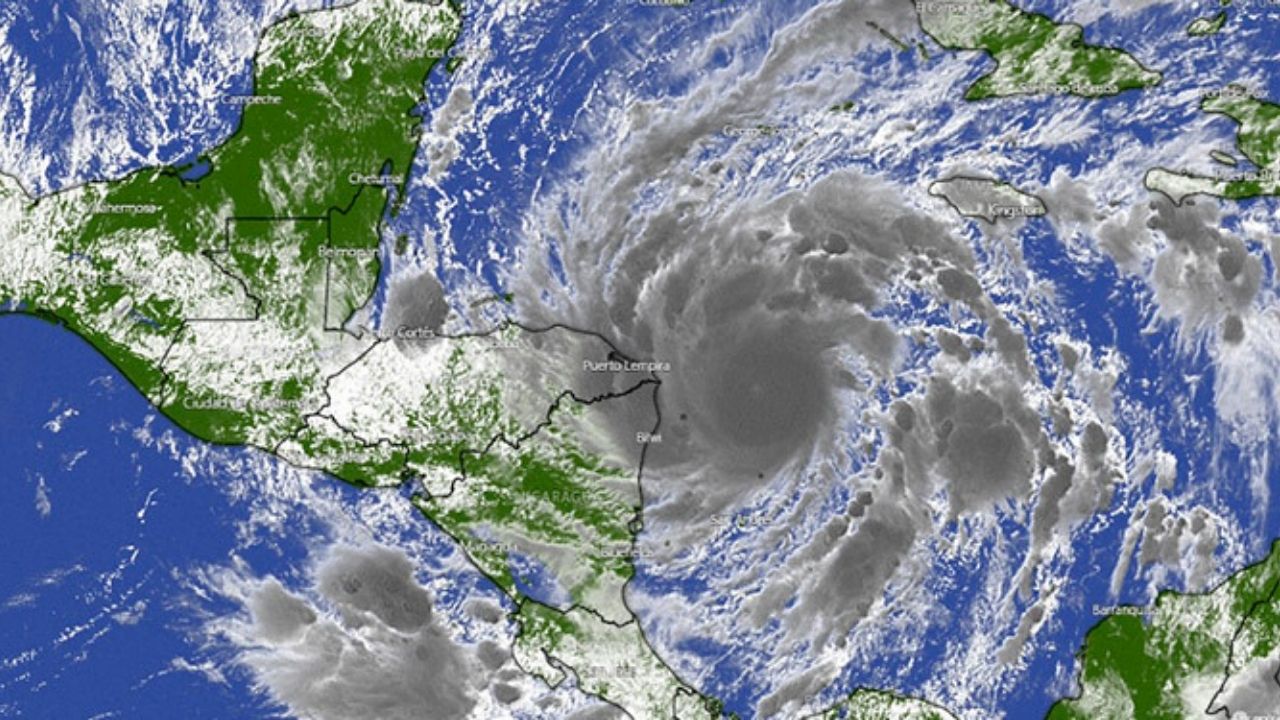 Eta azota Nicaragua generando lluvias torrenciales, ráfagas de viento y marejadas ciclónicas