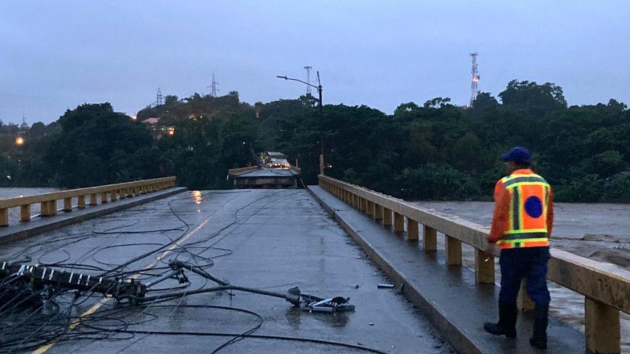 'No es hora de llenar las casas con afiches políticos, es tiempo para ayudar al prójimo', dice alcalde de La Ceiba