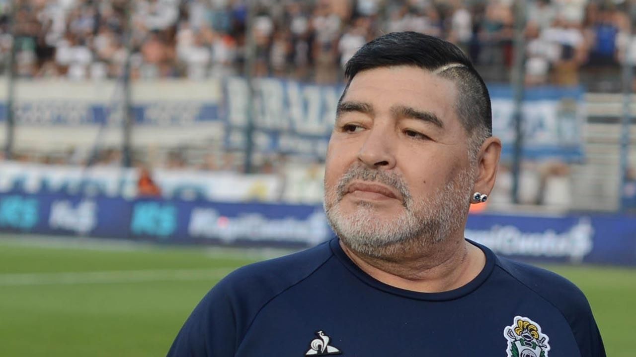 Maradona es internado en una clínica en Argentina